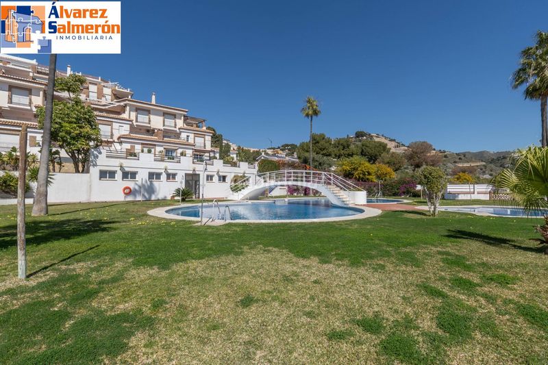 Foto 277a76eb-fa9f-4cef-bffc-b9931fd1fbd3. Apartament amb piscina a Punta La Mona Almuñécar