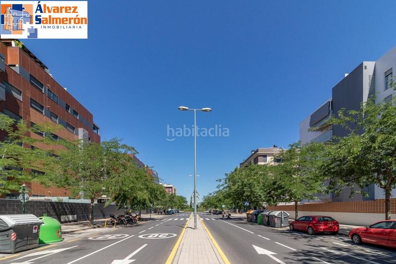 Foto a1571a49-8e58-4cbe-af7a-1464c3705ee7. Pis amb piscina a Parque Lagos Granada
