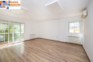 Pis  Camino de ronda. Gran piso en camino de ronda junto a calle recogidas con 212m2 c