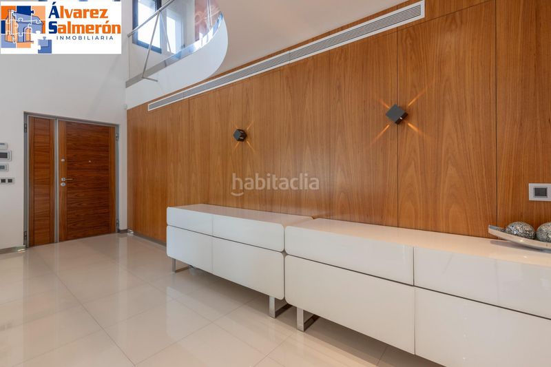 Foto c55609a8-1682-44e8-b845-3a858c2cf561. Xalet amb calefacció aparcament piscina a Ogíjares