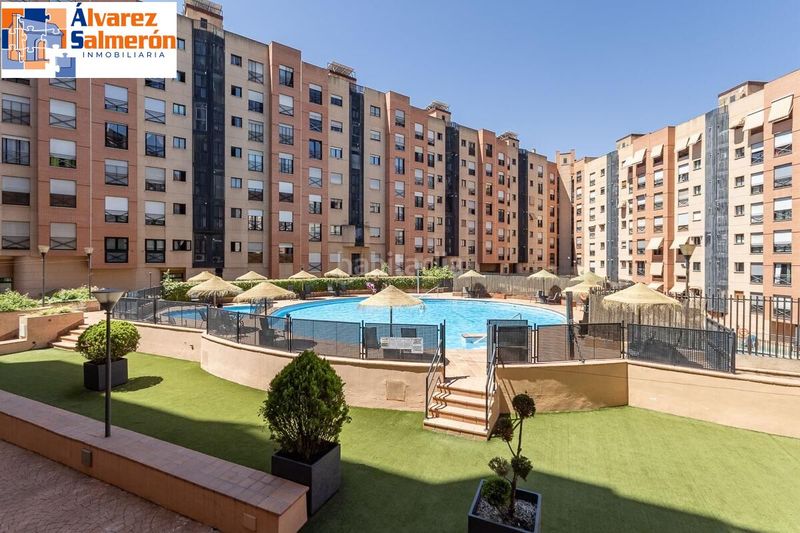 Foto cb101023-f8fb-4d84-b513-4d5a5dce2a72. Pis amb calefacció aparcament piscina a Cerrillo de Maracena - Periodistas Granada