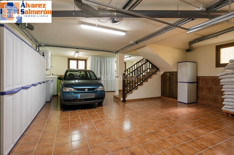 Foto 956a38c8-f060-4464-a177-e0997c5c4d71. Casa amb calefacció aparcament a Jun
