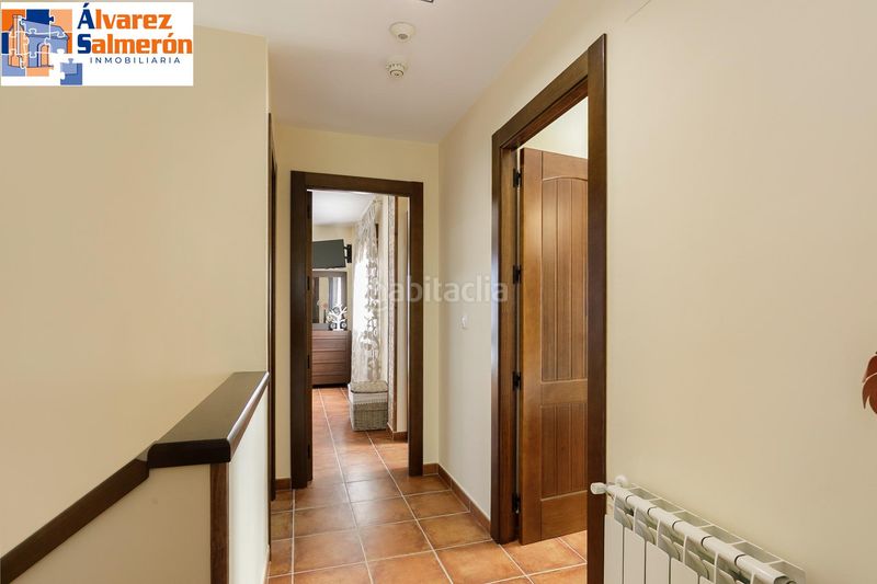 Foto ea716719-b81c-4735-b039-c023b0e9af38. Casa amb calefacció aparcament a Jun