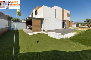 Casa adossada  Calle oceano atlántico. Fatastica vivienda unifamiliar en el cortijo del aire