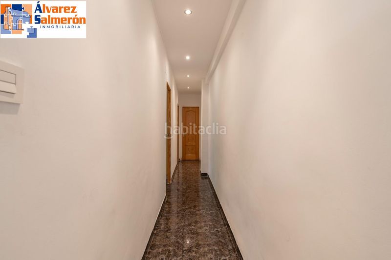 Foto d7ab3a69-30de-40e3-a2f6-7587bc161b22. Pis a Barrio de Zaidín Granada