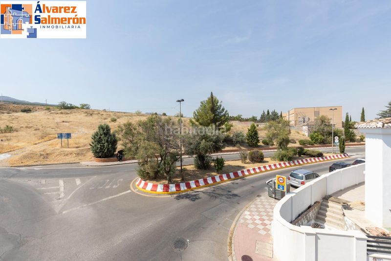 Foto 40948234-f7f1-4a9b-956d-2c08045a20da. Triplex with parking in Cájar
