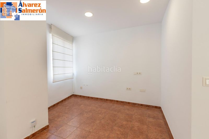 Foto e2de643b-a899-4862-94ff-d802cbe4868a. Triplex with parking in Cájar