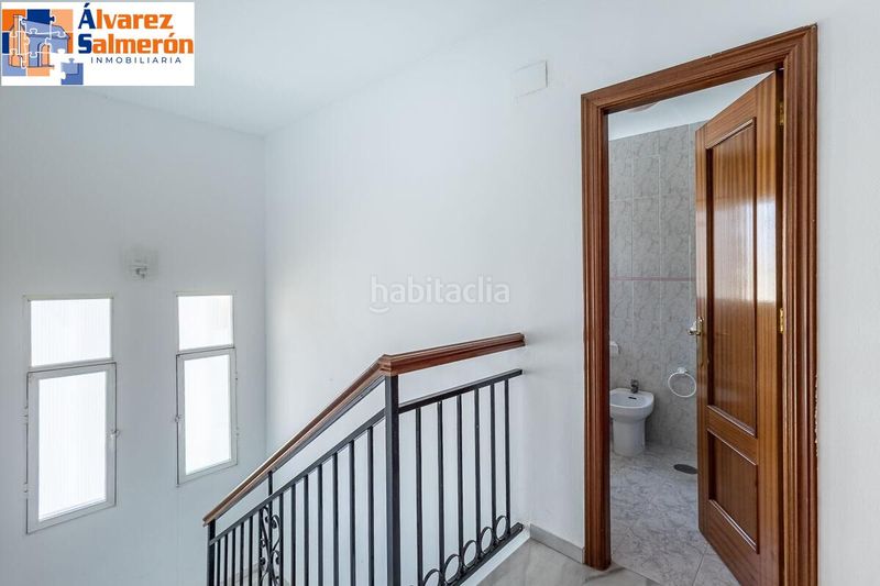 Foto 5731625d-9d61-49c8-9b80-d7f764ec9b13. Casa adossada amb aparcament a Huétor Vega