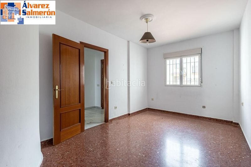 Foto 70c7a6fb-b19d-4a19-a374-d500515356bc. Casa adossada amb aparcament a Huétor Vega