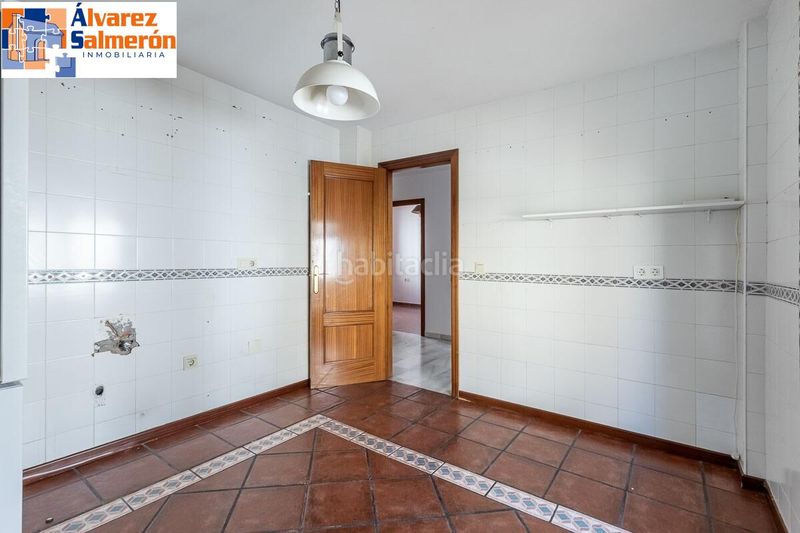 Foto b9ead945-77d9-4435-a1df-c74e7d35ee82. Casa adossada amb aparcament a Huétor Vega