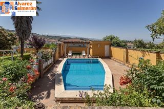 Xalet  Calle escalerillas. Casa independiente en alfacar con piscina, jardín, huerto y vist