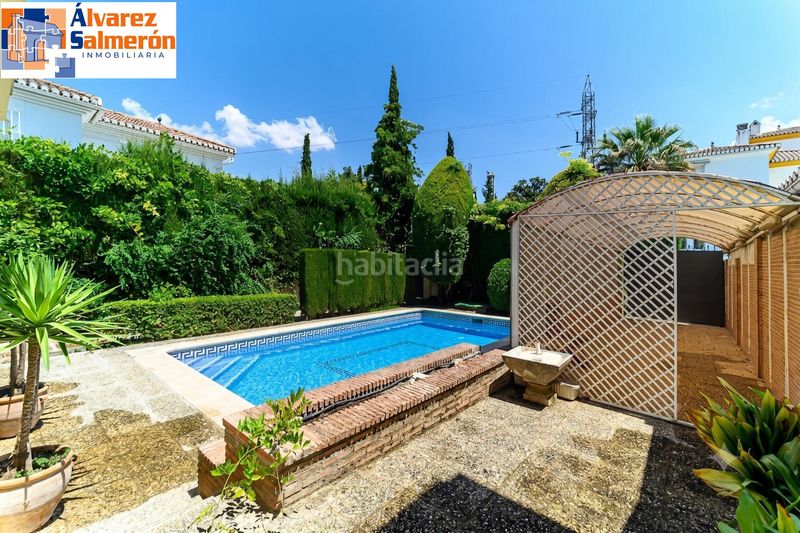 Foto c91a3751-007b-4b87-903c-f52925246a02. Xalet amb aparcament piscina a Albolote