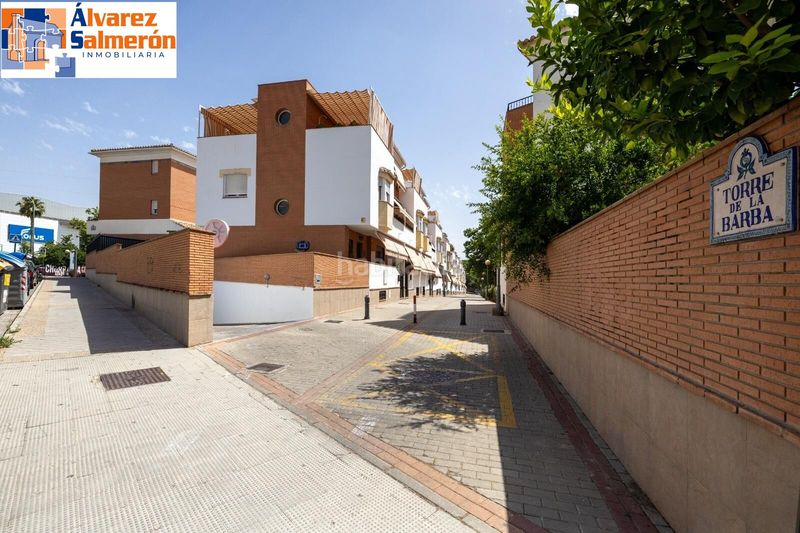 Foto 1674e949-4470-45e9-8214-9fcf3e344c9c. Casa amb calefacció aparcament a Cervantes Granada