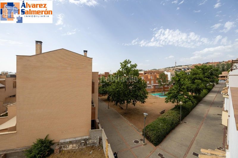 Foto 9c4fa24a-cde6-4273-b01d-d797702d5243. Casa amb calefacció aparcament a Cervantes Granada