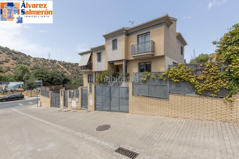 Foto 598c40f6-c78d-4877-ba48-dbb2e08f4d5e. Casa pareada exclusividad, diseño y calidad... en una espectacular unifamiliar pareada en carretera de la sierra. en Granada