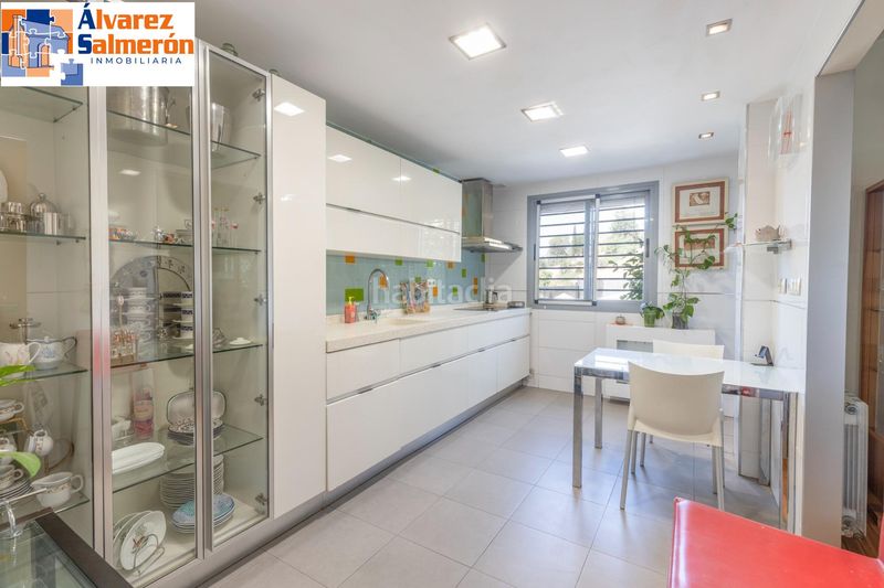 Foto dc5d1d8c-9cf1-46df-8d75-b98a56484762. Casa pareada exclusividad, diseño y calidad... en una espectacular unifamiliar pareada en carretera de la sierra. en Granada