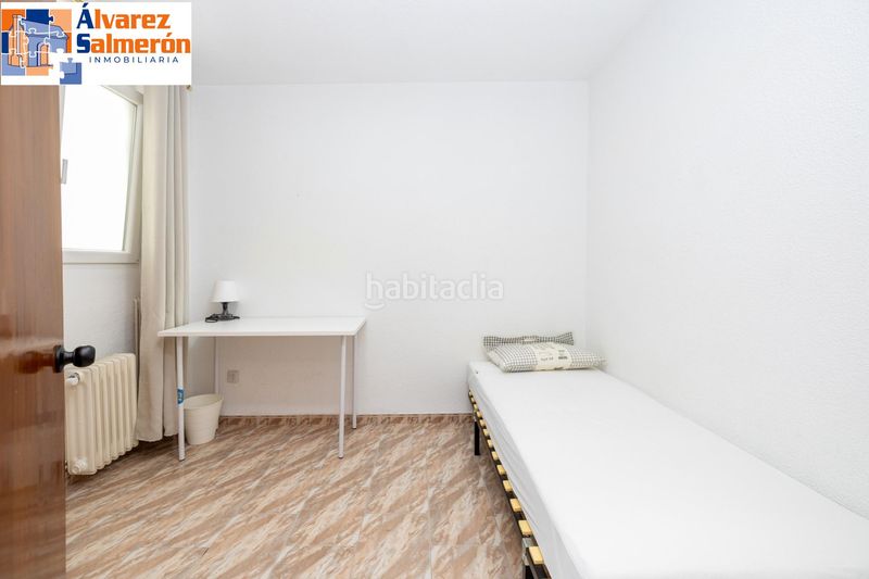 Foto aaaa9fe3-c0c0-4d12-9aed-de72a466e826. Pis amb calefacció a Centro - Sagrario Granada