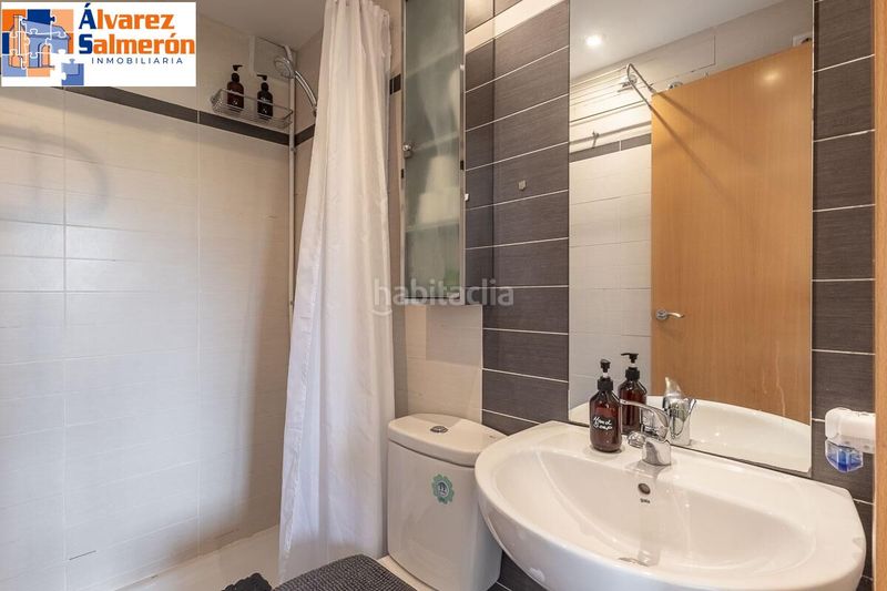 Foto b6676ce0-b950-46de-b03f-944879df330b. Edifici a Dílar