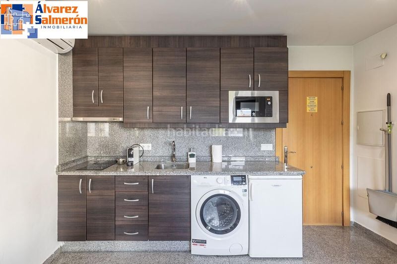 Foto da7e1a9a-0446-4f6a-a739-cb8d430f8758. Edifici a Dílar