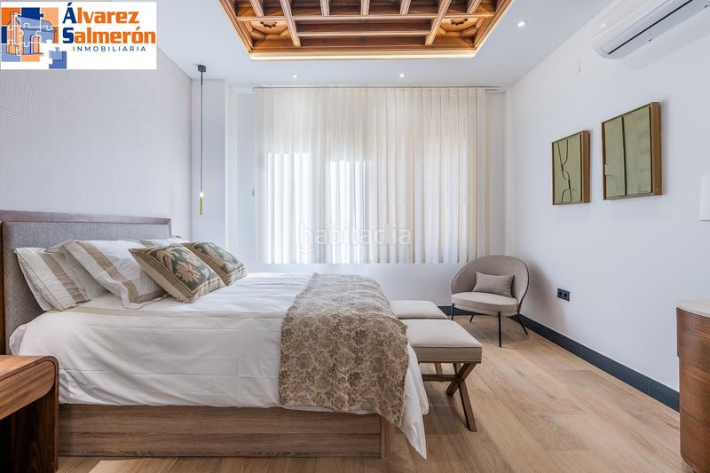 Foto b94f2f6a-8b27-4a12-ae7d-5c0f6ff058ef. Planta baixa amb aparcament piscina a San Ildefonso Granada