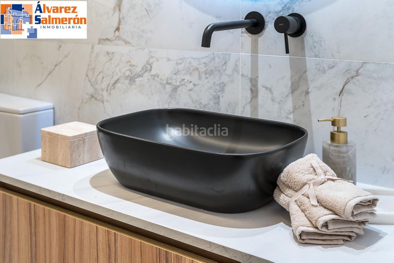 Foto 1edaab23-1e2b-44cf-bd0d-a9acb7e9a86d. Planta baixa amb aparcament piscina a San Ildefonso Granada