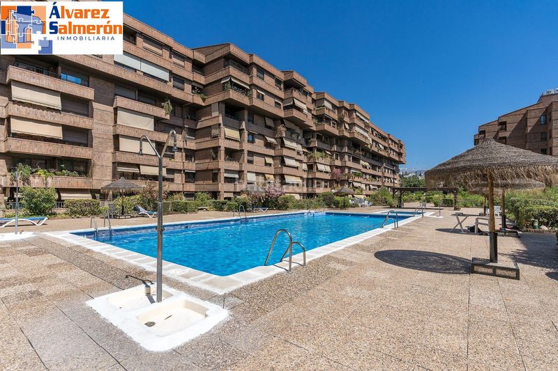 Foto 5dc69765-51cb-4613-8207-bb11cb3fe493. Planta baixa amb aparcament piscina a San Ildefonso Granada