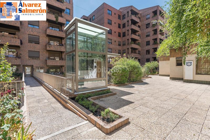 Foto f1a6b97d-ed8b-4d14-adb7-8d6a417bcf4b. Planta baixa amb aparcament piscina a San Ildefonso Granada