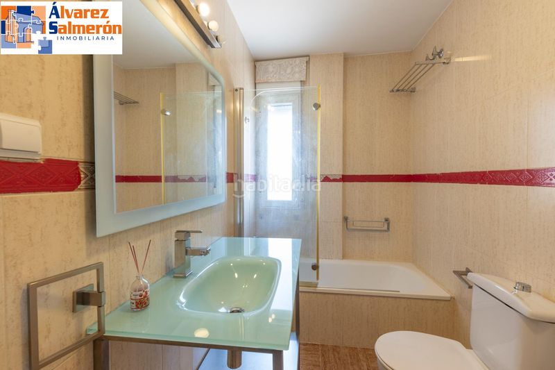 Foto 911cff72-7c80-4a01-8598-d902308178bf. Casa adossada amb calefacció aparcament piscina a Santa Fe
