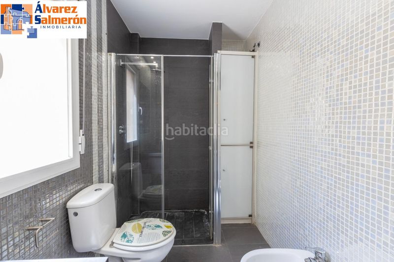 Foto ca5308fd-c1b1-4970-ab07-a44aee076a96. Casa adossada amb calefacció aparcament piscina a Santa Fe