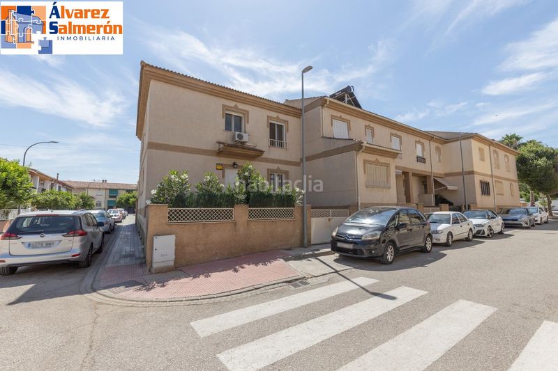 Foto eb1e7fdd-c587-4fa4-a3ac-847e04585e2f. Casa adossada amb calefacció aparcament piscina a Santa Fe