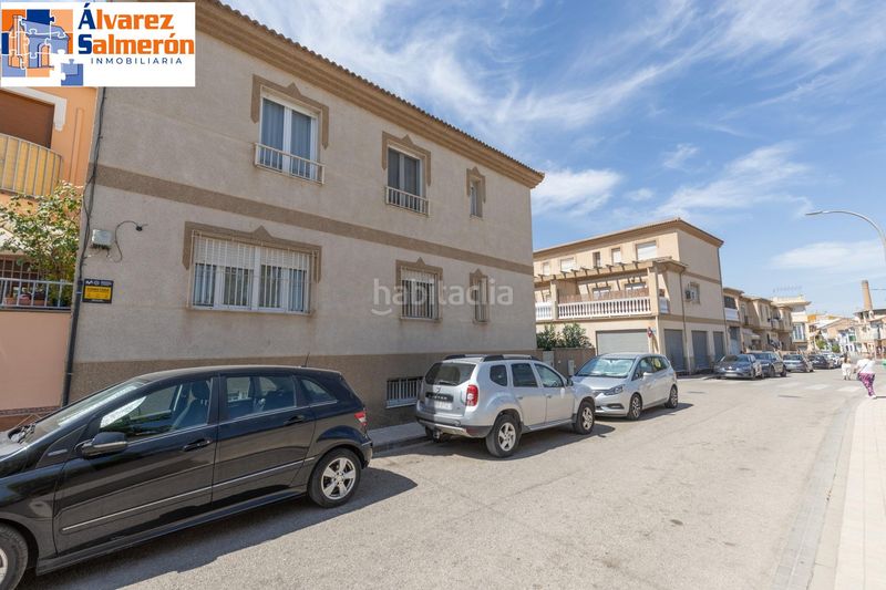 Foto ff0949ca-d1a4-43c5-87c6-7b941841d16a. Casa adossada amb calefacció aparcament piscina a Santa Fe