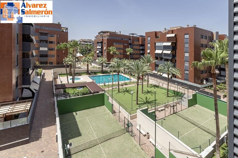 Foto 730ace7a-2b24-4486-9f60-799b142b2f4c. Pis amb calefacció piscina a Parque Lagos Granada