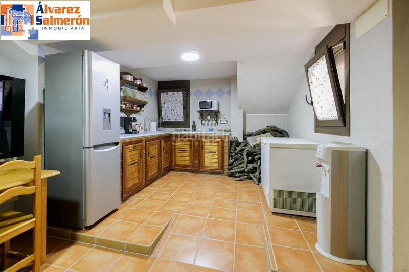 Foto 00fe5716-199f-44e1-972a-b83ba3f03901. Casa aparellada amb aparcament piscina a Ogíjares