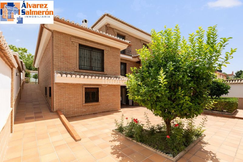Foto 454e0dcb-f815-4b07-9a9c-fe7ee022482f. Casa aparellada amb aparcament piscina a Ogíjares