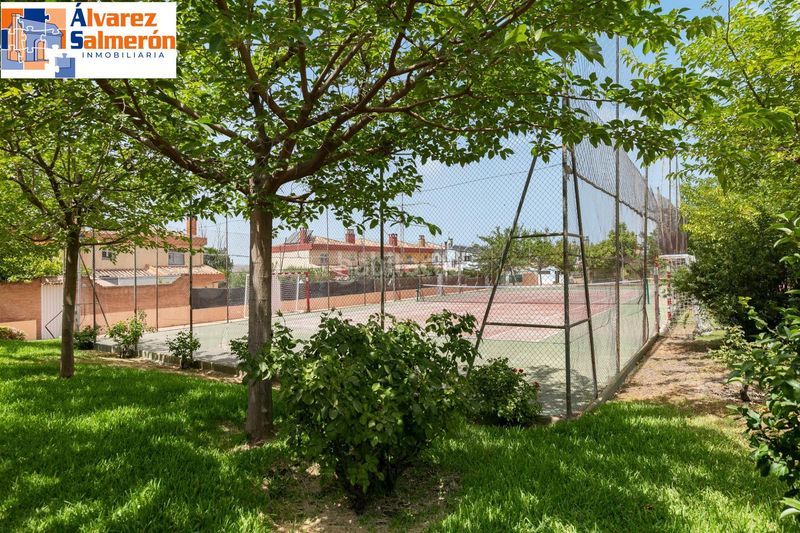 Foto 4bd0a3dc-12cf-4715-86aa-0124ffd9e18f. Casa aparellada amb aparcament piscina a Ogíjares