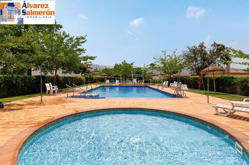Foto bc2a8fb8-1287-40e5-861c-1d60d60e1b2d. Casa aparellada amb aparcament piscina a Ogíjares