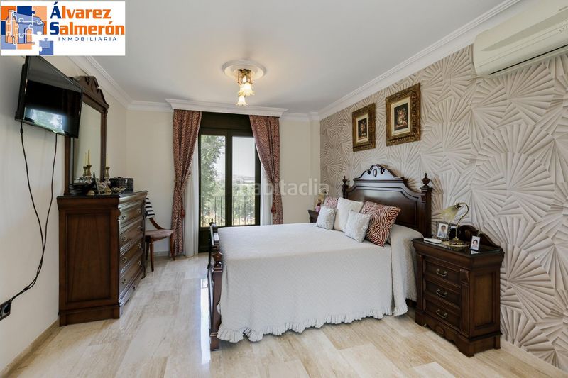 Foto c9ec1e65-9458-4220-b47d-f48790f061ad. Casa aparellada amb aparcament piscina a Ogíjares