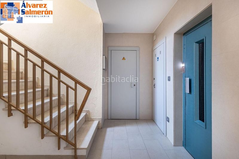 Foto b13fb4ba-88f0-4b5d-a14a-8e31e0a5b2f1. Pis amb calefacció aparcament a Cervantes Granada