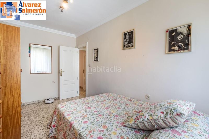 Foto e2bcf36d-ce6e-4964-8a1e-5b580d3e6236. Pis amb calefacció aparcament a Cervantes Granada