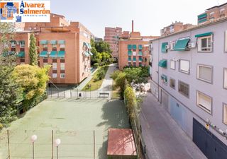 Piso en Cervantes. Piso de 4 dormitorios junto al palacio de congresos, granada
