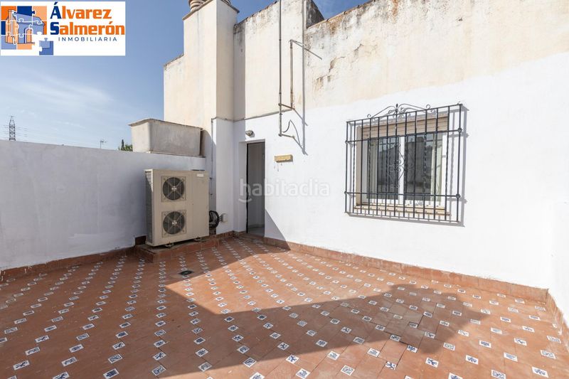 Foto 01bdd79c-b449-421c-b76a-5118958a0529. Casa aparellada amb calefacció aparcament piscina a Granada