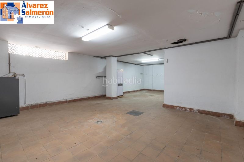 Foto 12dd3cbb-e949-4037-9e5a-bec4cf70007d. Casa aparellada amb calefacció aparcament piscina a Granada