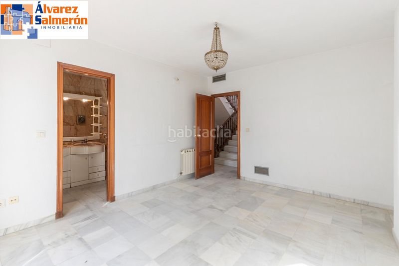 Foto 1a33d6aa-eb37-480a-b3d1-ac67ff836ac5. Casa aparellada amb calefacció aparcament piscina a Granada