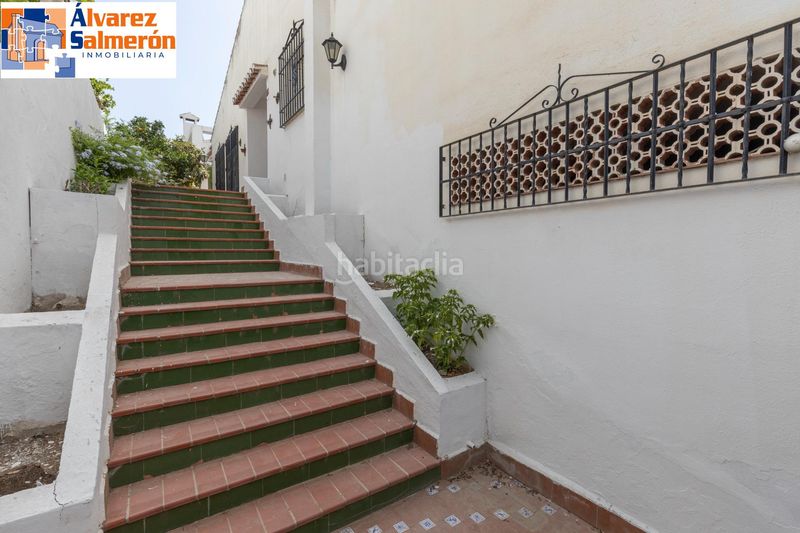 Foto 1bb98b90-d0ff-43e7-9b66-bc51a5bce69d. Casa aparellada amb calefacció aparcament piscina a Granada