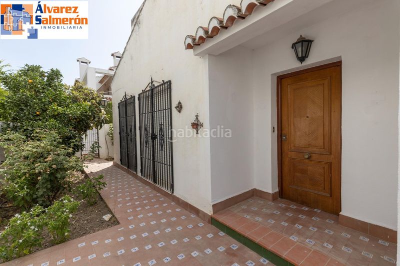 Foto 429f1ec4-2207-4ac4-a258-ec4acc8751bc. Casa aparellada amb calefacció aparcament piscina a Granada
