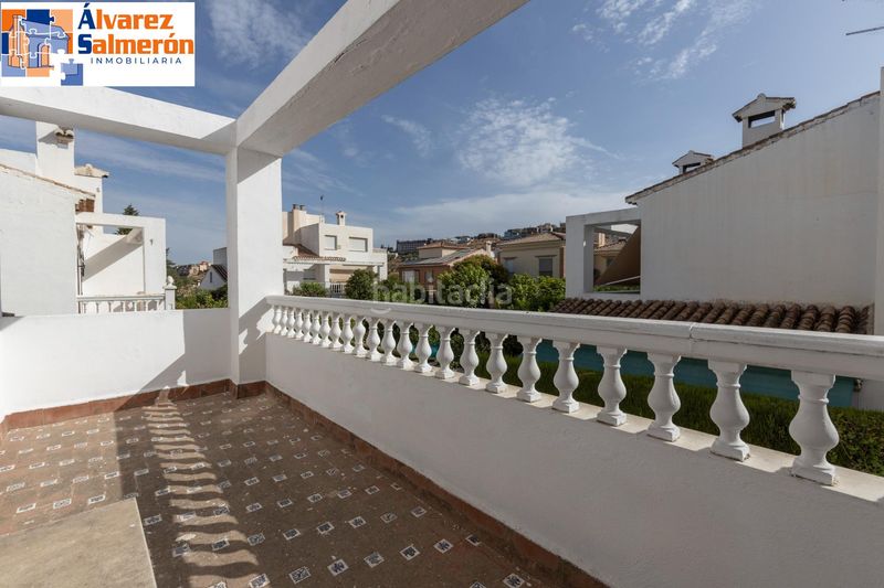 Foto 433a47b9-3216-4ac7-b6fa-5a34a917beda. Casa aparellada amb calefacció aparcament piscina a Granada