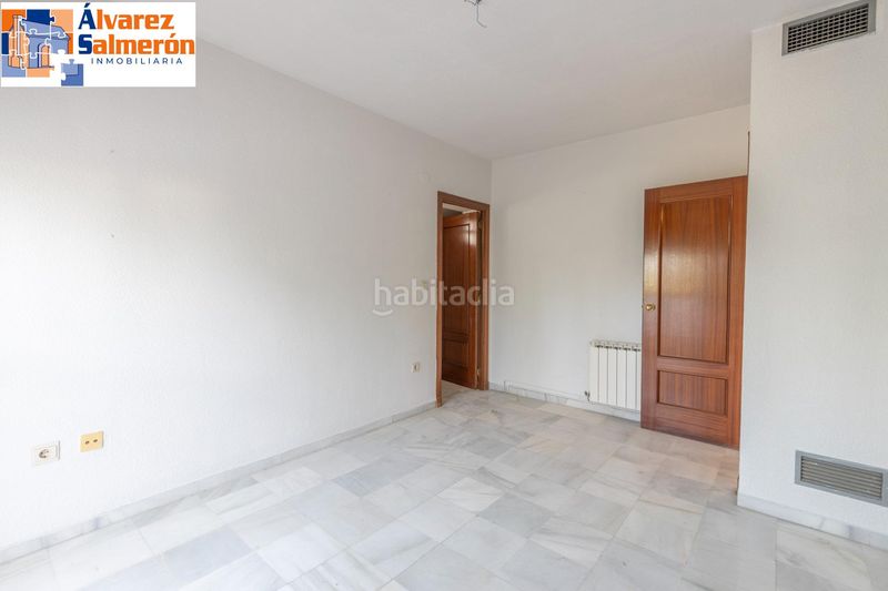 Foto a58c793a-8100-4917-b103-b9ec7bc841cb. Casa aparellada amb calefacció aparcament piscina a Granada