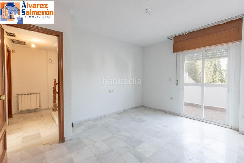 Foto b1593f7e-5b15-4d38-8f97-55f49250ff4b. Casa aparellada amb calefacció aparcament piscina a Granada