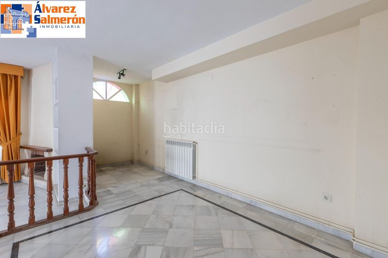 Foto c77de2f8-e1ab-4533-8006-735f446df4f2. Casa aparellada amb calefacció aparcament piscina a Granada
