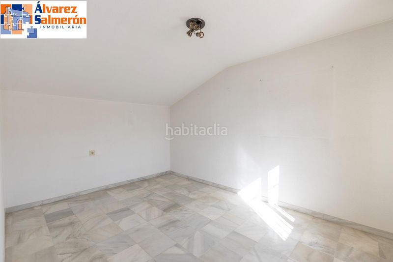Foto d8ab7e06-88b8-4f8f-9dbd-2fdbf467cfd3. Casa aparellada amb calefacció aparcament piscina a Granada
